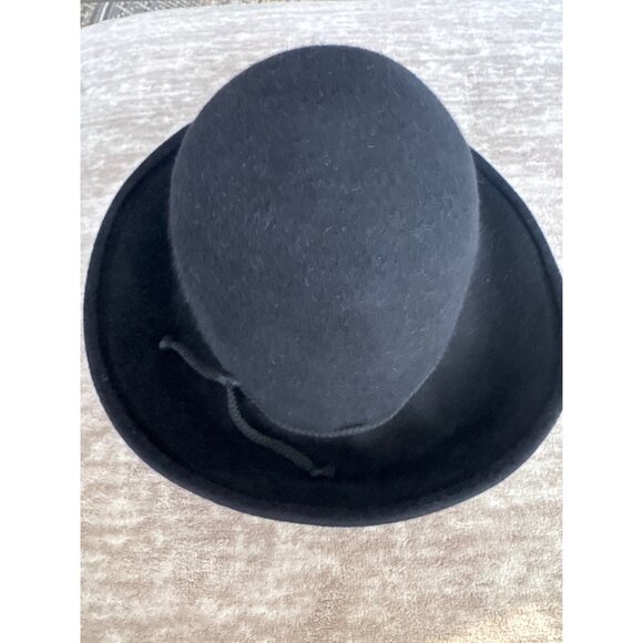 Helen Kaminski Black Wool Felt Hat Classic Design